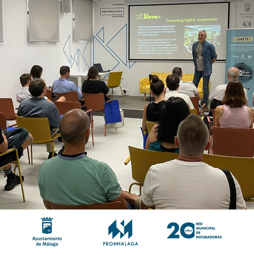 Nos encanta ver a #emprendedores y #empresarios aprendiendo en nuestras #incubadoras. Esta mañana hemos celebrado en #PromálagaEconomistas el taller 'Emprendiendo en la web 3.0' con ponentes de <a href="/LaBrujulaXR/">La Brújula XR</a>, <a href="/OnversedFactory/">ONVERSED</a>, <a href="/EasyChatBot/">Easy Chat Bot</a>, <a href="/Bimfloat_/">Bimfloat</a> y <a href="/AldoraGames/">Aldora Games</a>, entre otros