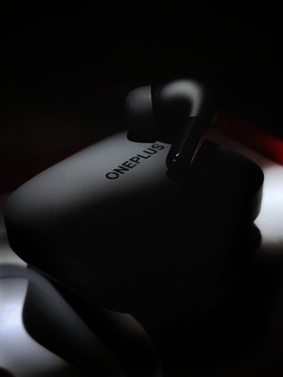 KrishHari219's tweet photo. One Plus Buds Pro 🎧 
#photograghy
@OnePlus_IN @oneplus @PeteLau https://t.co/oDuT5T71YU