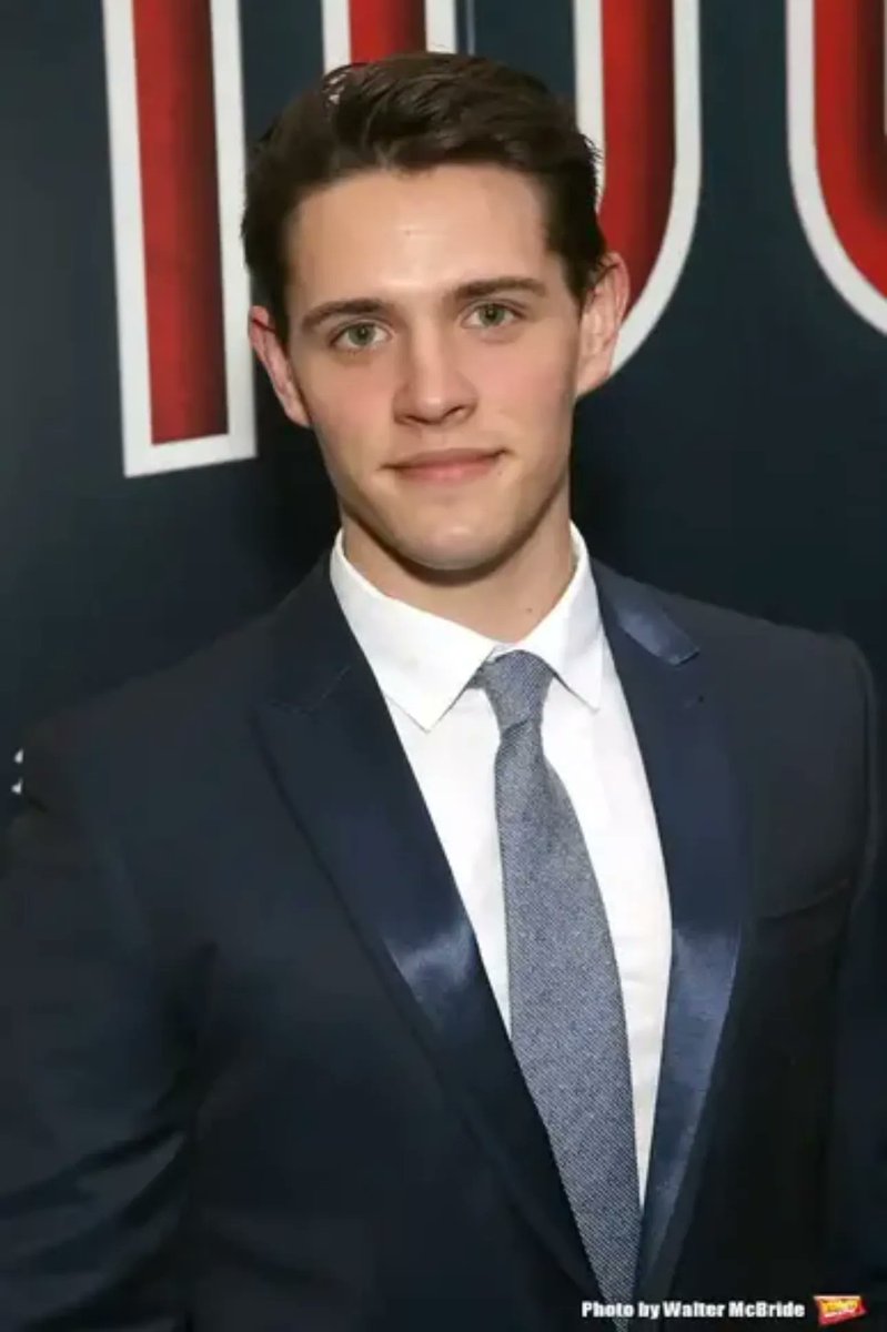 BWWSpain's tweet photo. Video: Conoce al nuevo protagonista de @MoulinRougeBway, #CaseyCott, conocido por su papel de Riverdale 🔴
https://t.co/l5SxoJfUwg https://t.co/n1RlfJKJqe