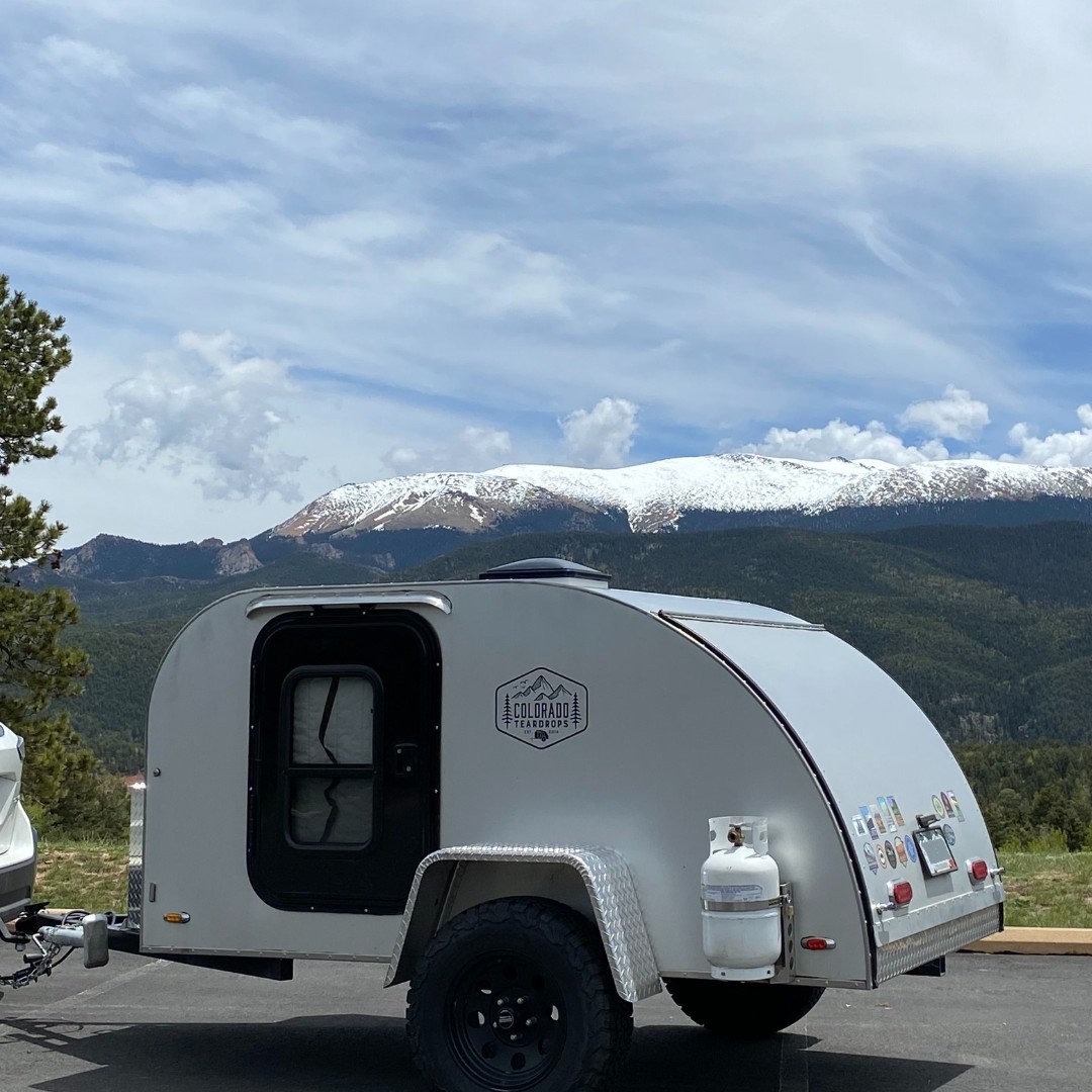 ColoTeardrops's tweet photo. "#TNYCMPR got out for a quick trip to #MuellerStatePark (CO), on the "other" side of Pikes Peak...Great hiking, birding, and 360-degree views of ALL the mountains in the area." Thanks, Christine!  

#campbetter #mycoteardrop  #teardropcamping #teardropcamper #builttolast #camping https://t.co/C4unXRi7t7