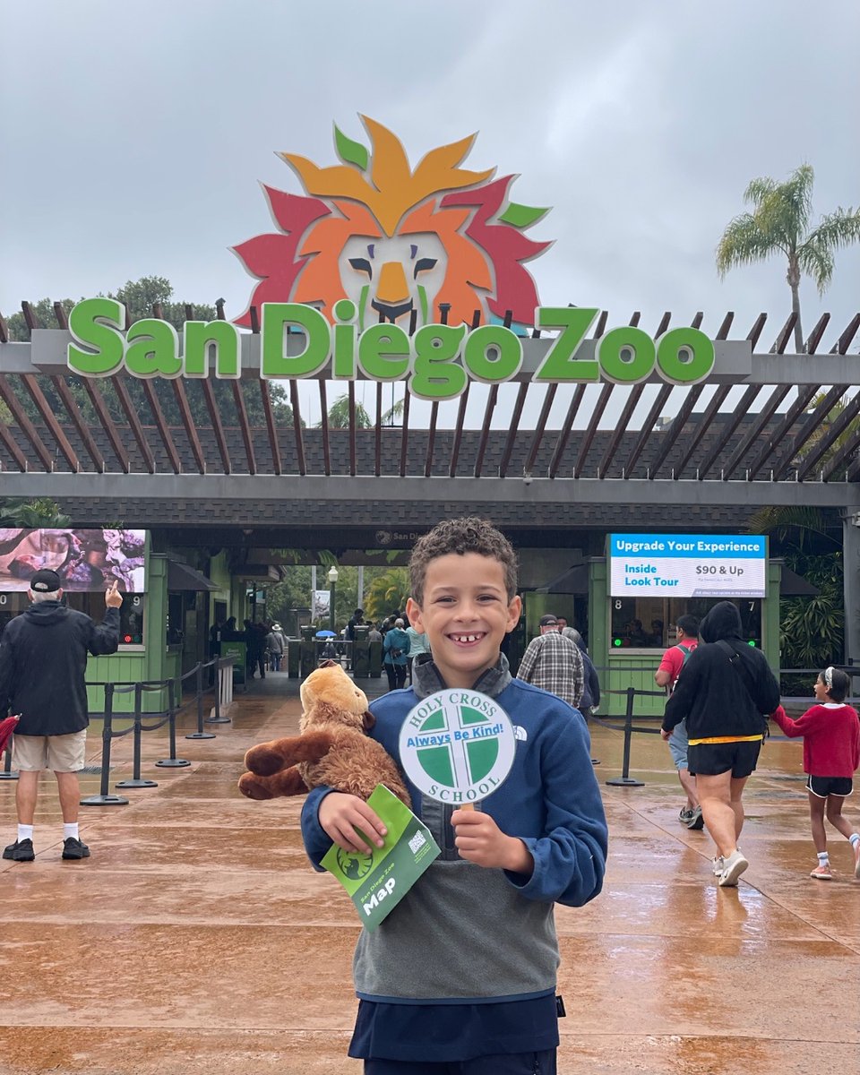 Making memories and sharing school spirit at the San Diego Zoo! #adwcommunity #iloveholycrss #schoolspirit #summer #sandiegozoo @sandiegozoo