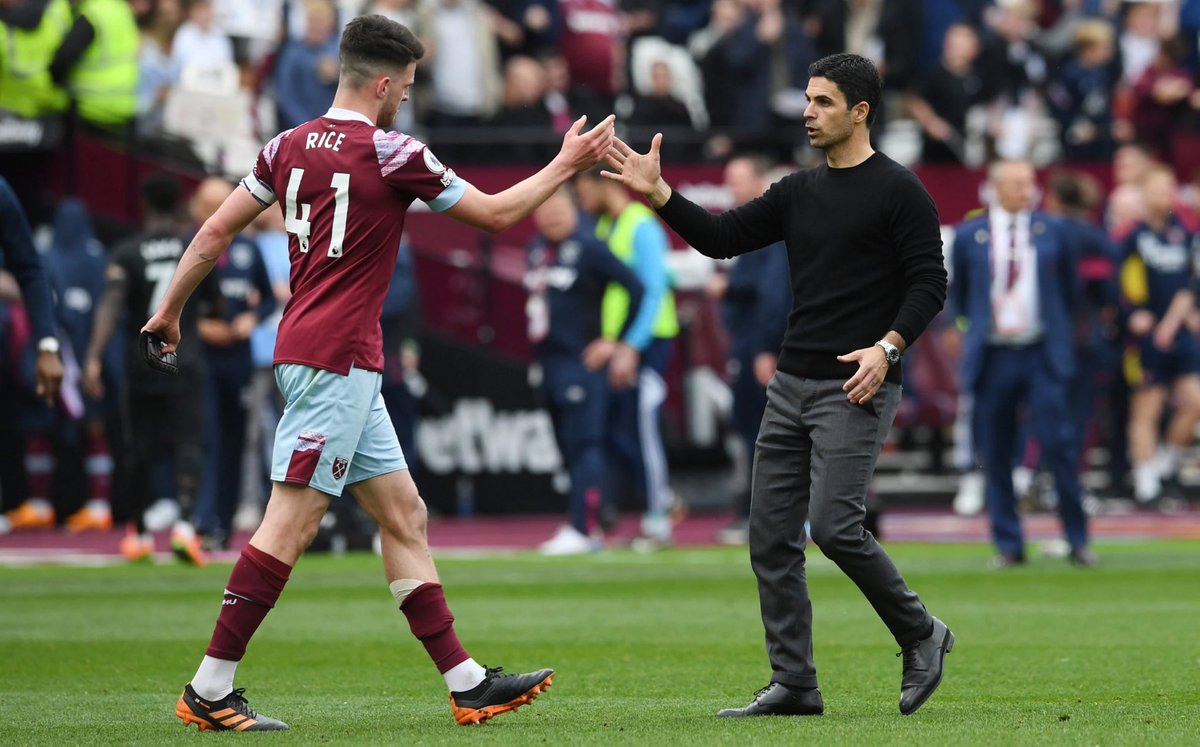 DiffKnock's tweet photo. The fact that WHU fans, fans of other top six clubs and the media are DESPERATE for Rice to join MCI over Arsenal says a lot.

They would really take a less competitive league over Arsenal being good again.

We are simply gargantuan. 🫡👊 https://t.co/cVbhNjF6DO