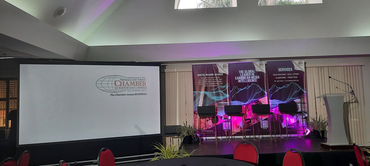 Nikkib114's tweet photo. #MISFriendorFoe Getting ready to join this session on AI in Marketing and Communications. https://t.co/wGfsSNxptU
