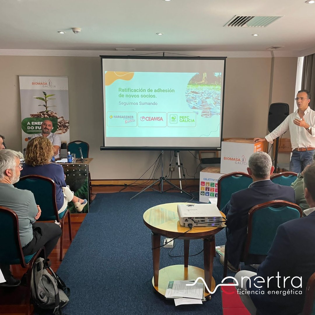 🌿🔥 Hoy estamos en el Hotel Puerta del Camino (Santiago) como fundadores de la asamblea general del Clúster de Biomasa 🌍💚

Es un honor formar parte de este evento que reúne a profesionales comprometidos con la energía renovable y el cuidado del medio ambiente.