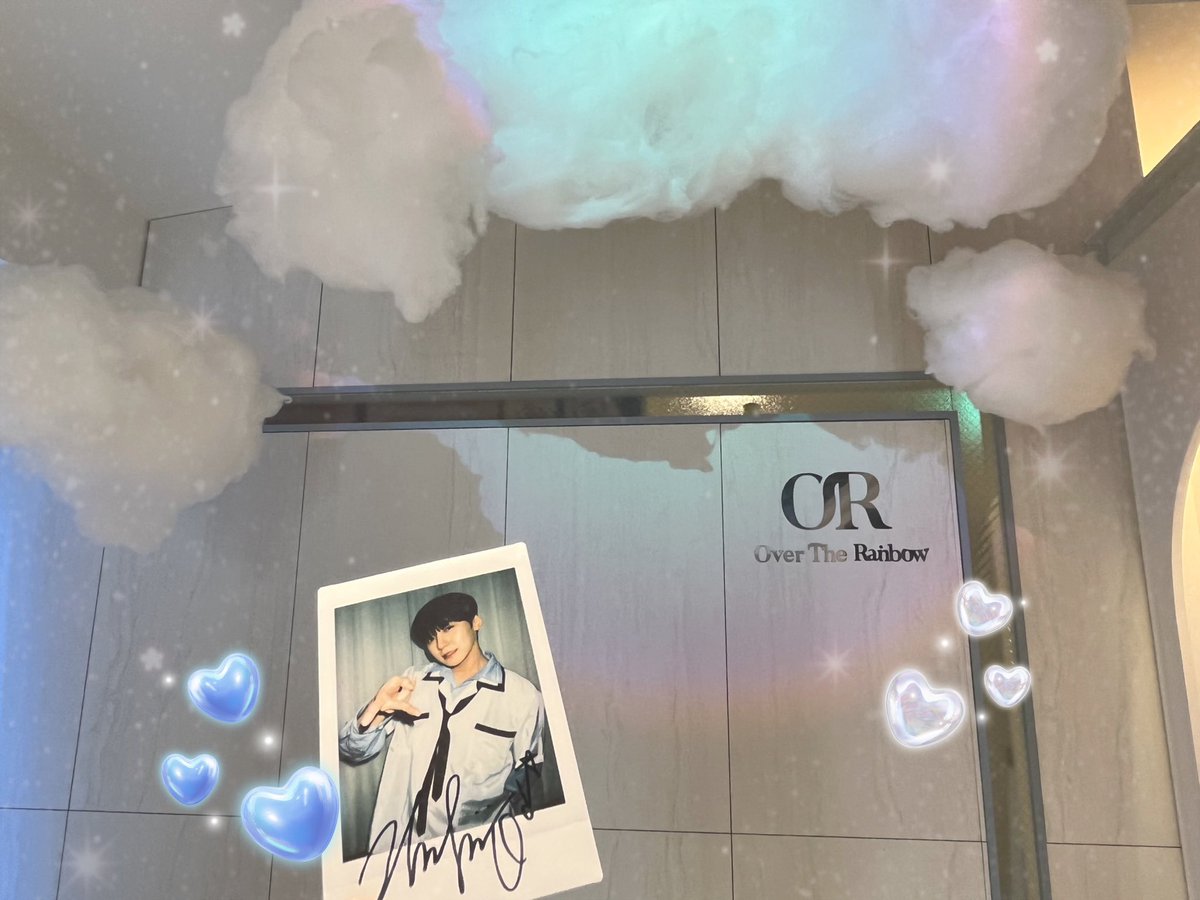 오버더레인보우에서~🌈☁️💙
건희야 생일 축하해😘❣️

#오늘도_건희와_좋은_하루