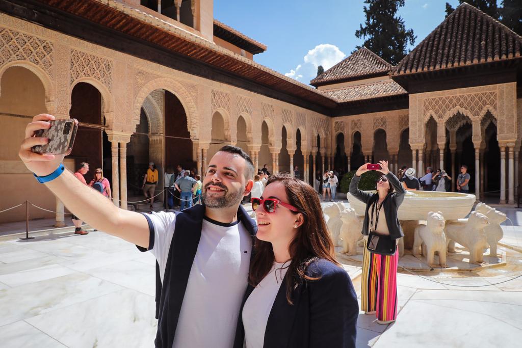 🏺 #Andalucía registró un total de 10,4 millones de turistas atraídos por la #cultura en 2022

🏛️ El patrimonio histórico, la oferta expositiva, y nuestras fiestas y tradiciones, principales atractivos para el turista cultural que nos visita 

🔗 lajunta.es/493fp ✅