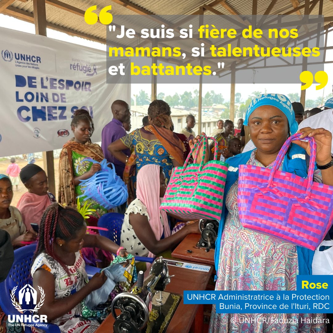 UNHCR_DRC's tweet image. 📍Ituri, #RDCongo 🇨🇩

Paniers colorés à la main, Rose vient de faire ses emplettes au stand d'exposition des femmes déplacées dans le site de Kigonze lors de la #JournéeDuRéfugié
