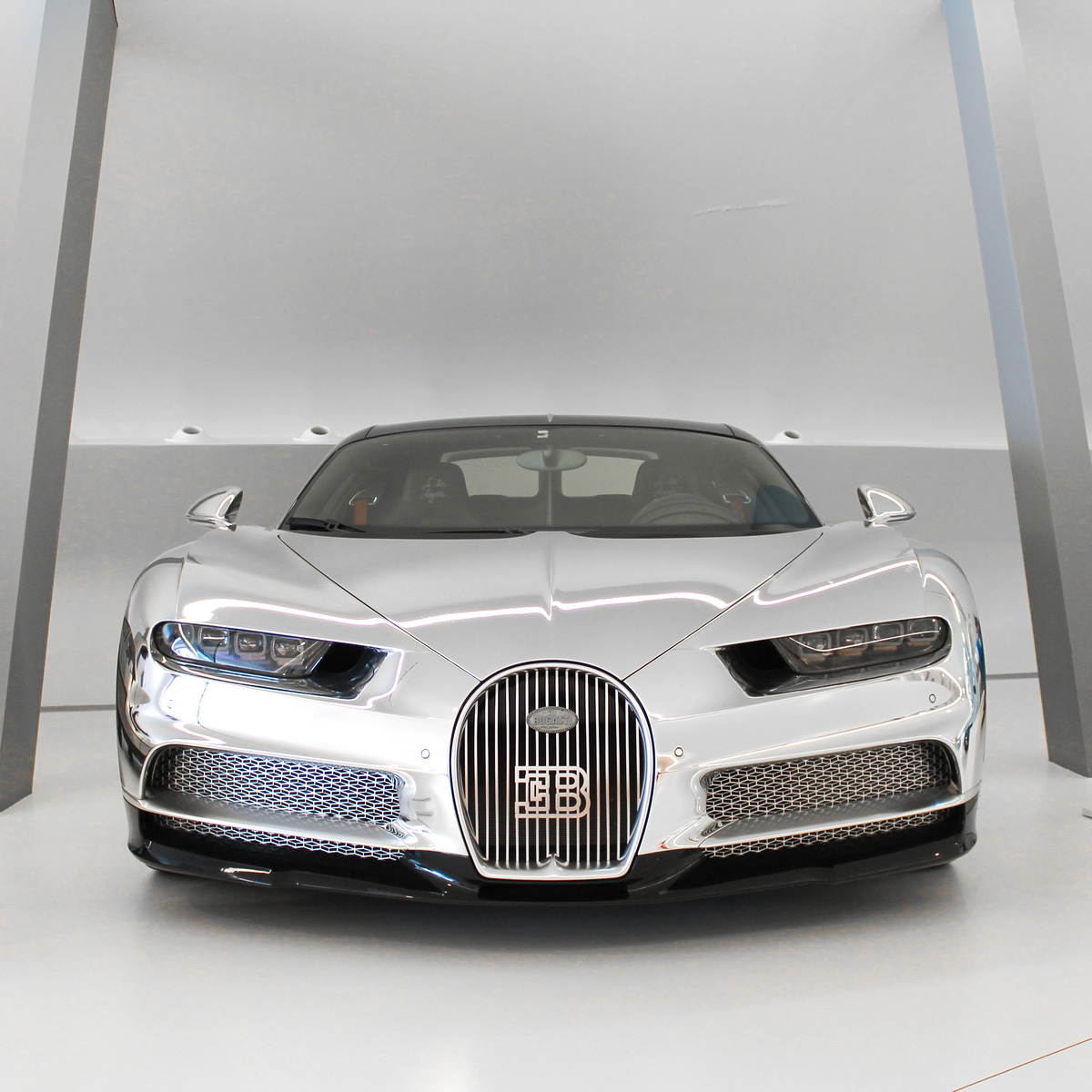 mobilitycity_'s tweet photo. ¡Descubre las nuevas joyas en #MobilityMuseum! 🌟
🏎️ 'Los Superclase que cambiaron la especie' se renueva con el impresionante @bugatti Chiron de 1.500 CV, el icónico @ferrari Testarossa y el llamativo @mbenzespana SL 300 "Alas de Gaviota".
🎟 https://t.co/mtHgSkPn6T https://t.co/8HOQTJ9ghy
