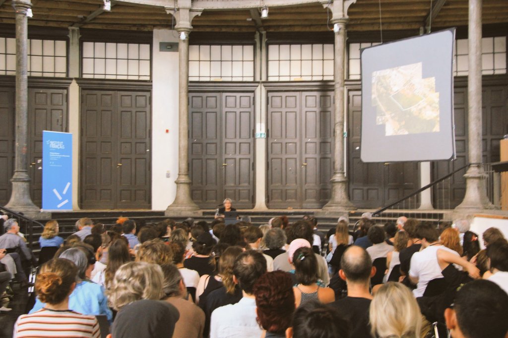 philippesutter4's tweet photo. Großartige #NachtderIdeen 2023 im Rahmen einer hervorragenden Partnerschaft mit der @akbild 👏🙏
Stimulante #NuitdesIdées 2023 autour de la prestigieuse et généreuse architecte 🇲🇫, Anne #Lacaton, dans le cadre d'un partenariat pluriel avec l'Académie des beaux-arts de Vienne 👍 https://t.co/edIAIoNjzj