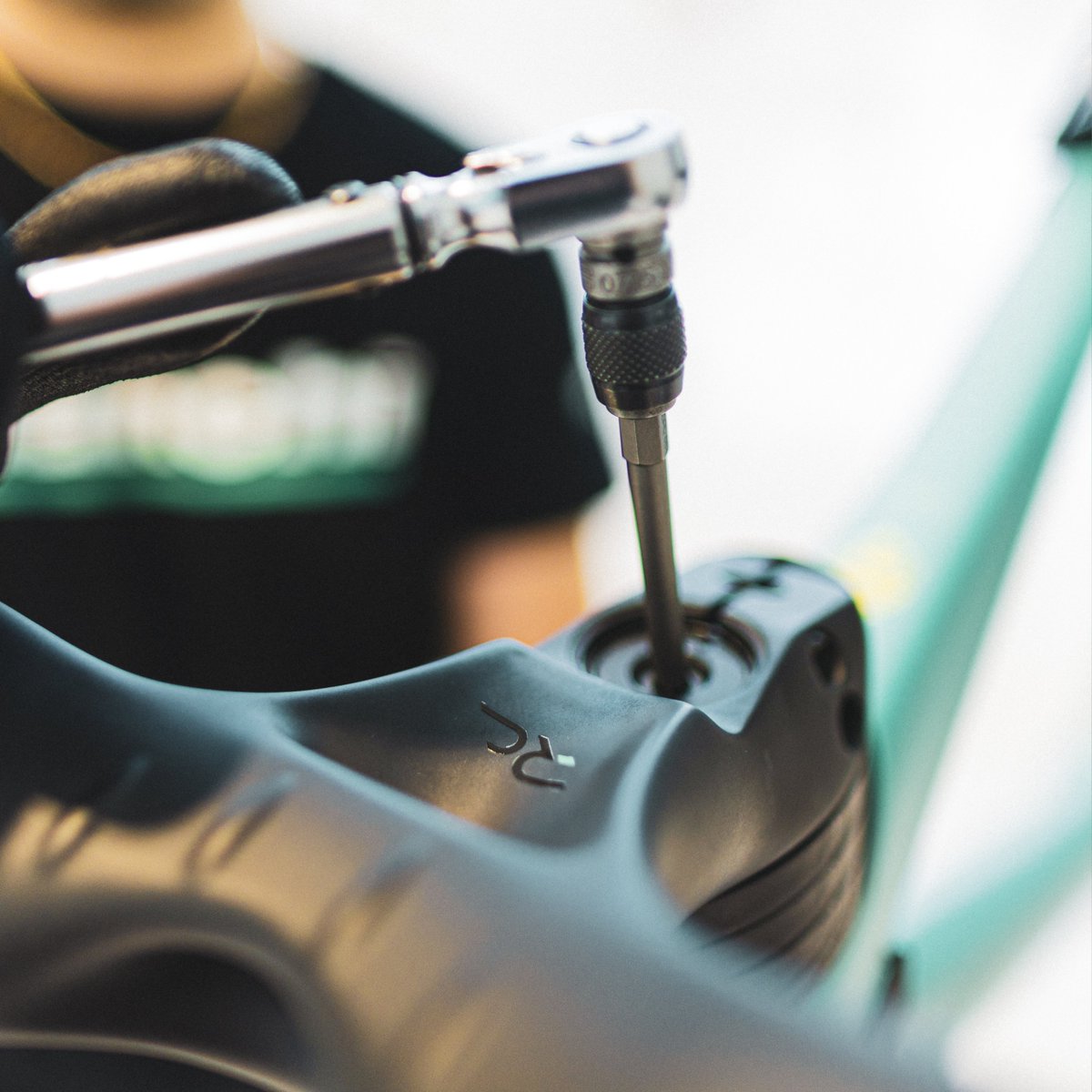 An enhanced offering with artisanal spirit. 
The Oltre RC Tour de France is hand-assembled by Reparto Corse, the group of pioneering innovators behind Bianchi’s cutting edge innovations.
👉bit.ly/3Pi6OsW 

#Bianchi #LeTourOfficialBianchi #TDF2023 #OltreRC #RideTheLegend