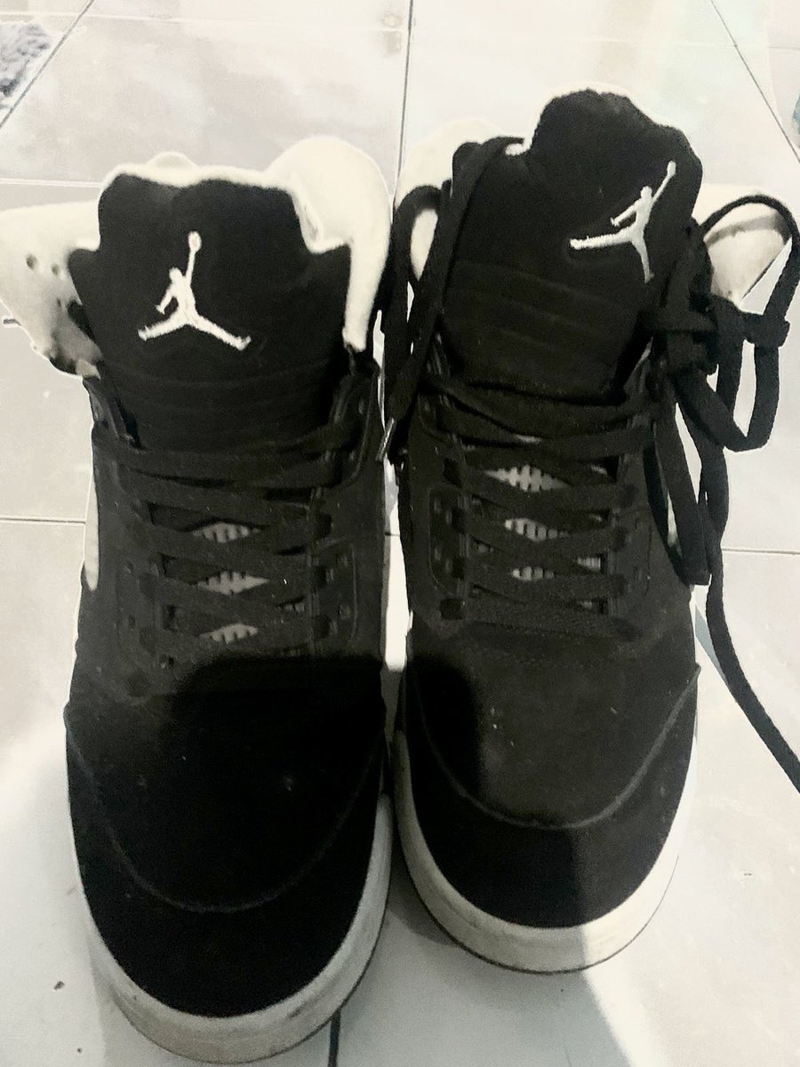 sukaduitsih's tweet photo. WTS / WANT TO SELL

SEPATU JORDAN RETRO ORIGINAL SECOND ORI SIZE 44

taro harga Rp 500.000 ajaa

— jarang dipakai
— second like new
— original, barcode tembus

mau langsung checkout shopee linknya aku taro dibawah yaa!
nego &amp; detail chat aja yaa . .

tag jordan ori seken second https://t.co/NNgPpeyZ1K