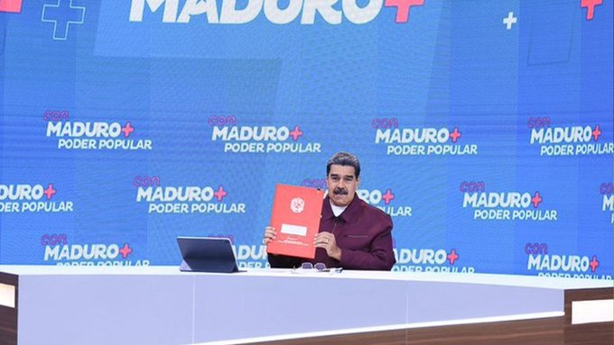 #IntegraciónTecnológica 
Maduro promulga Reforma de Ley de Consejos Comunales y recuerda que con AN opositora no habría sido posible.
La legislación tiene como objetivo profundizar la organización del Poder Popular.
<a href="/Desalmada2510/">YMARIA</a> 
<a href="/4Freddy23/">✪✪Freddy☭</a> 
<a href="/almarevolucion1/">#ActurianaPorSiempre</a> 
<a href="/4FuegoEnEl23/">➠4𝙁𝙧𝙚𝙙𝙙𝙮23✪🔥</a>
