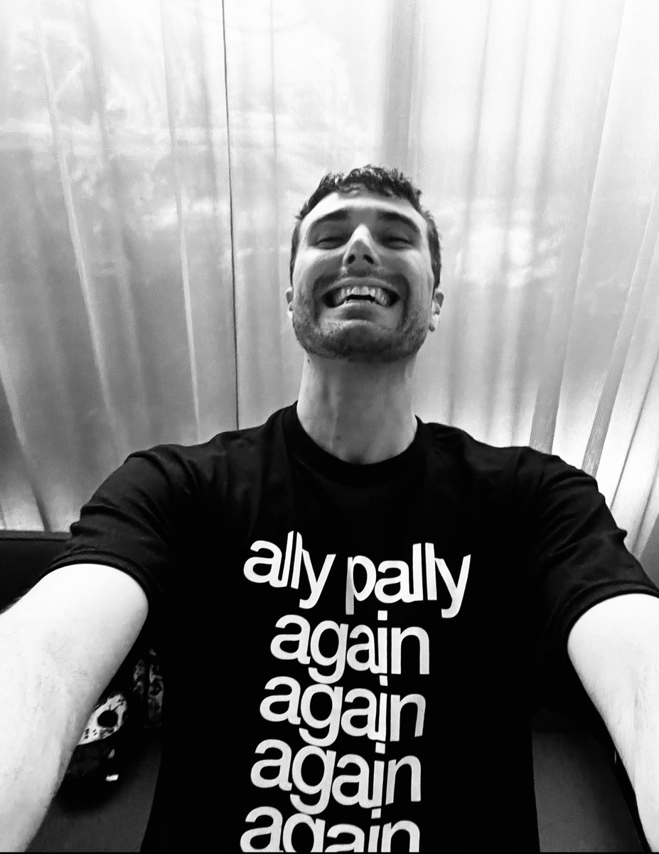 Fred again.. tweet media