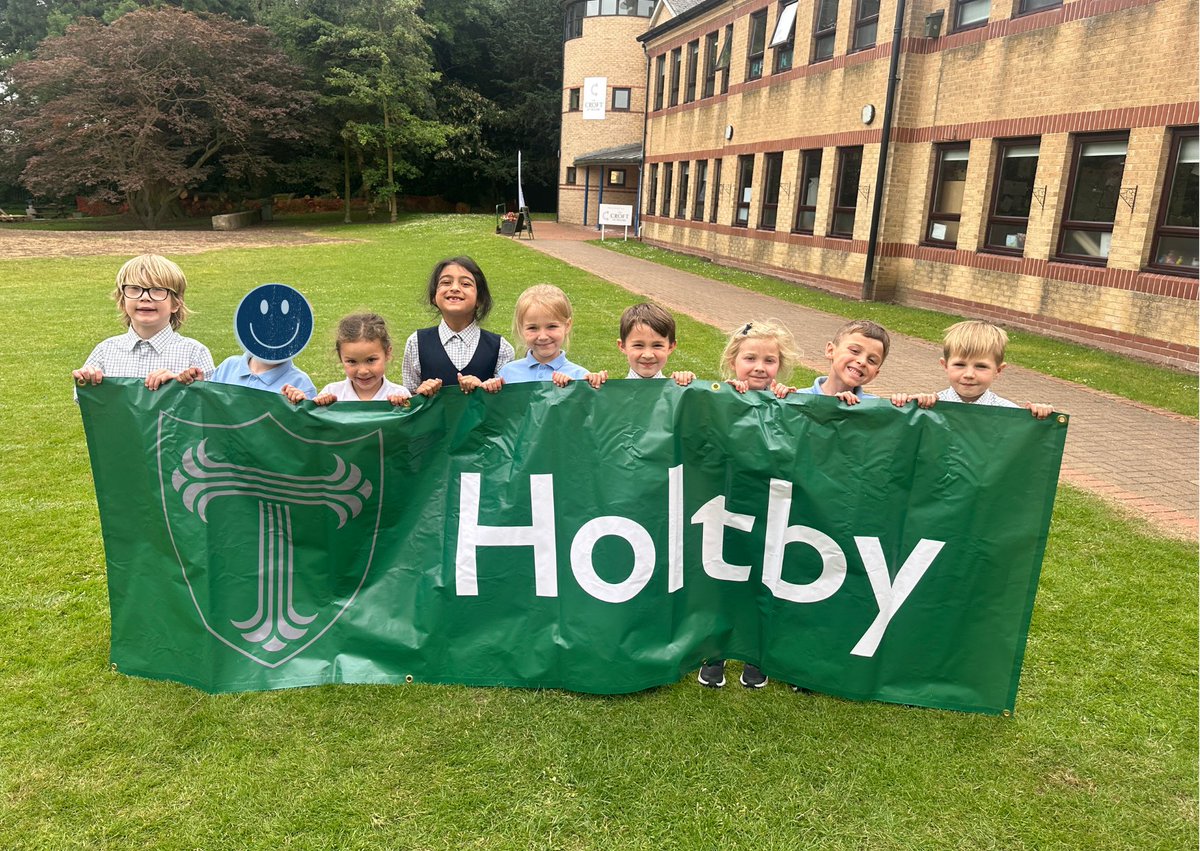 Tranby_school's tweet photo. Huge thanks to @FriendsOfTranby for funding our new Tranby House banners! Their first outing was Senior Sports Day yesterday. We love them!
#friendsoftranby #thetranbyway https://t.co/dEUUtDbMDt