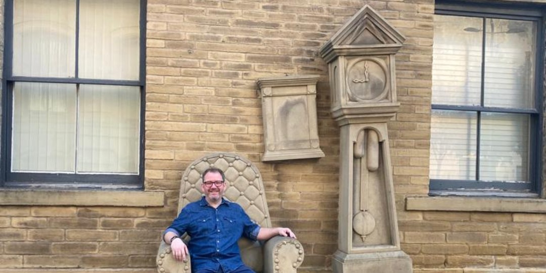 Time waits for no one...Calling on Chartered Members to vote today in the RIBA Elections. I'm standing for election to a Worldwide Council Member Seat.

#RIBA #RIBACouncil #RIBAElections #Architecture #Architects #ClimateEmergency  #sustainability  #EDI #JustTransitionLobby