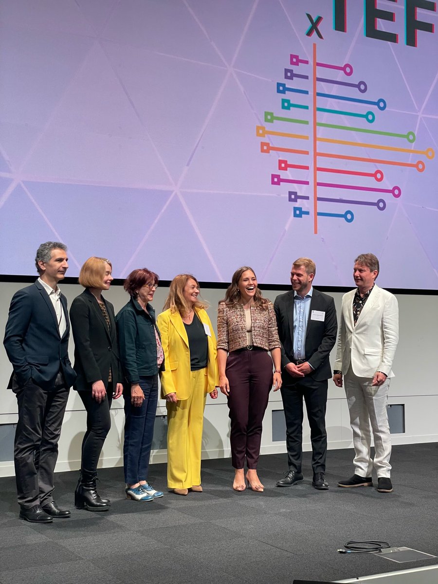 Digitaliseringsminister <a href="/marie_bjerre/">Marie Bjerre</a> lancerede i dag en europæisk milliardinvestering i kunstig intelligens🇪🇺

Læs mere her: 
digmin.dk/digitalisering…

#dkpol #eupol #ai #tech