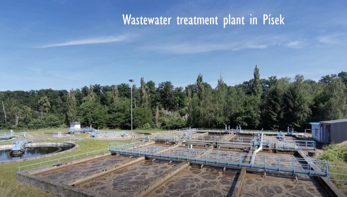 BMNperspective's tweet photo. Jiří Vrána from Pinflow, VRFB manufacturer, welcoming everyone to Czech Republic

Seems we're getting closer to understanding the use of #flowbatteries in wastewater treatment... https://t.co/9oOfNXiovr