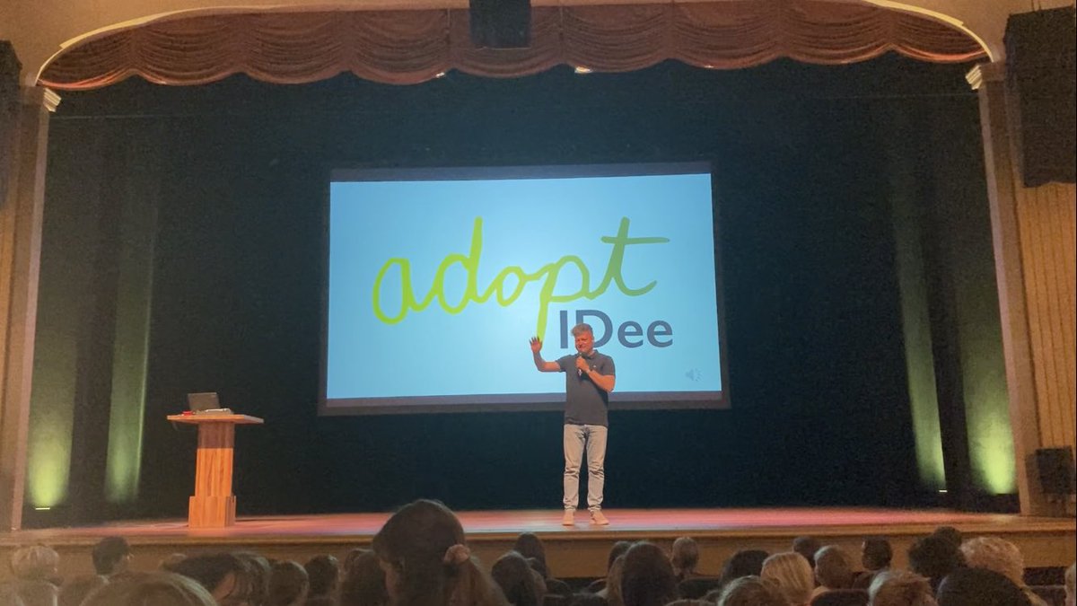 ajbijk's tweet image. Vanochtend een feestelijke einddag meegemaakt van #Adoptidee in Meppel bij @Ogterop. Ruim 100 basisschoolleerlingen hebben hun creatieve oplossingen laten zien van vraagstukken van Meppeler bedrijven.