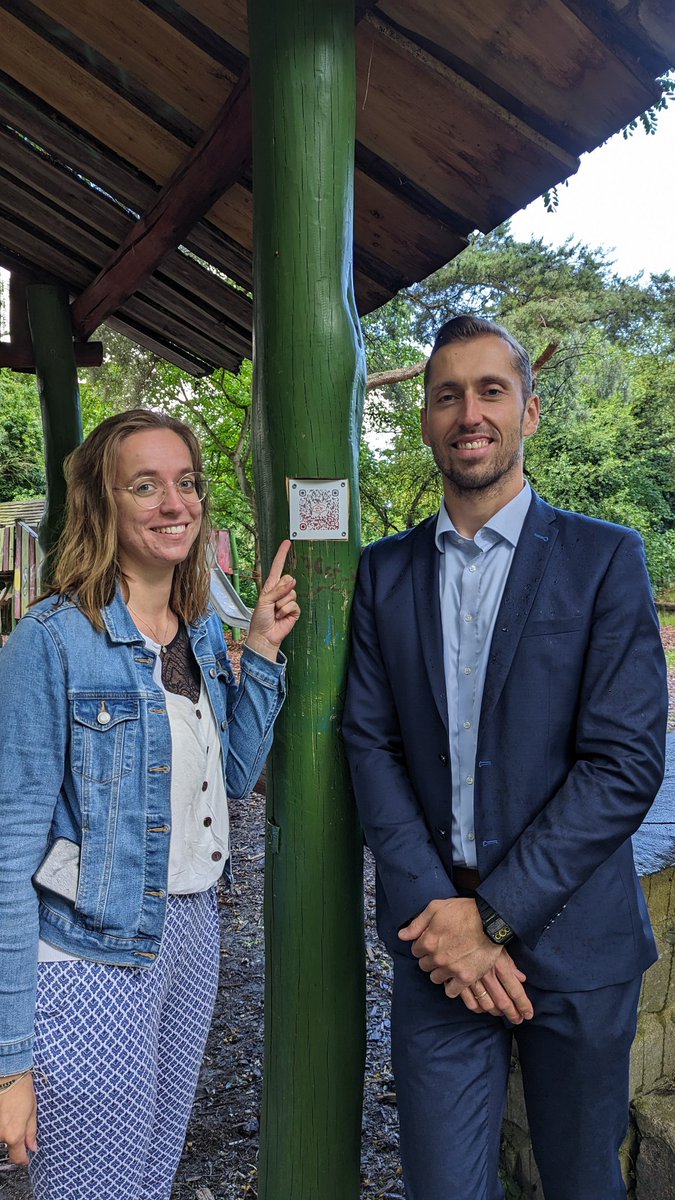 Um die Beteiligung und Teilhabe von Kinder und Jugendlichen weiter zu stärken, werden an allen Spielplätzen der Stadt gut platzierte Plaketten mit einem QR-Code abgebracht. 

📱Handy raus, scannen und Meinung sagen. Den Anfang machte der Spielplatz am Westwall.