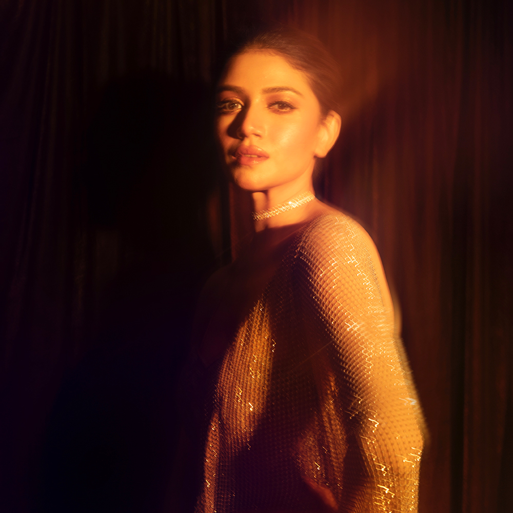 Youveindia's tweet photo. With each delicate flicker, the firefly bestows fragments of imagination upon the world – Deck up in ravishing radiance with exclusive attires from Youve by Rangoli.

#youve #rangoli #fashion #fashionstyle #indianwear #beauty #trendy #pret #readytowear https://t.co/zeIHQcfWE3