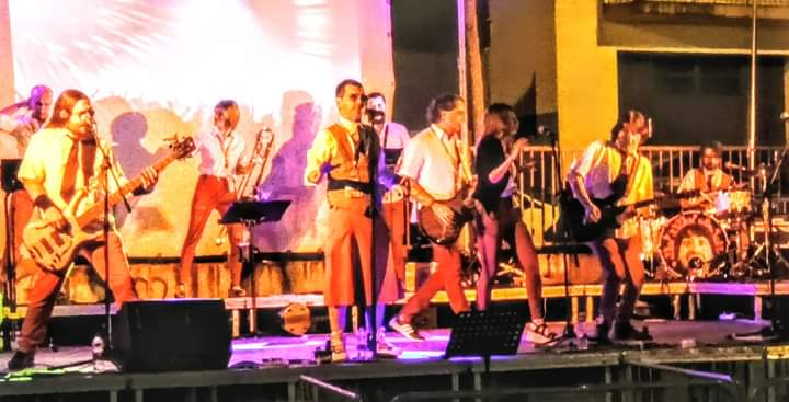 7drockversions's tweet photo. Gent de Tremp i Pallaresos estem molt agraïts per la fantàstica revetlla de Sant Joan que vam compartir!
Un plaer haver pogut enlairar el vol en la nostra darrera gira.

Moltes gràcies a l'Associació @t25620 i a l'Ajuntament de Tremp!

#7drock #versions #gira #gira2023 https://t.co/CaxVGKmSEM