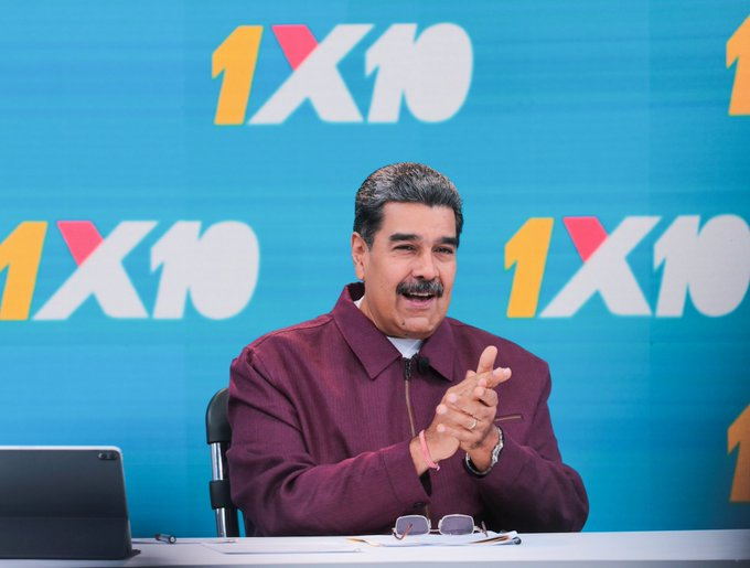 #IntegraciónTecnológica 
<a href="/NicolasMaduro/">Nicolás Maduro</a>: Contamos con el instrumento :  Sistema 1x10 del Buen Gobierno, donde las comunidades reportan y nosotros resolvemos junto al Poder Popular. Aumentemos nuestra cobertura de atención a los reportes. ¡Gobierno del Pueblo y para el Pueblo