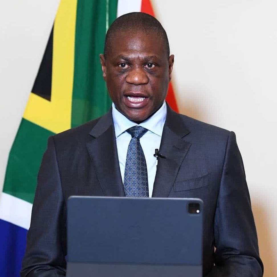 joy_zelda's tweet image. Is Paul Mashatile really President Material
Retweet for NO 
Like for YES

Braam SAPS Mrs Mops #MommyClubShowmax Nota Julius Malema