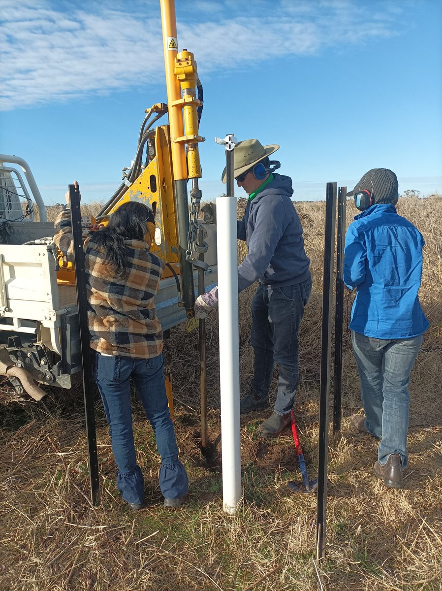 hablacetaceo's tweet photo. Very excited to join this increíble team at fieldtrip and get to learn a lot from their work in Landscape Rehydration Project in Narrabri, NSW in The UnIversity of Sydney experimental station. Thank you  @vanessapino @wv2017, Rajitha, Ella and Amanda for sharing this with us! https://t.co/knmuIn3689