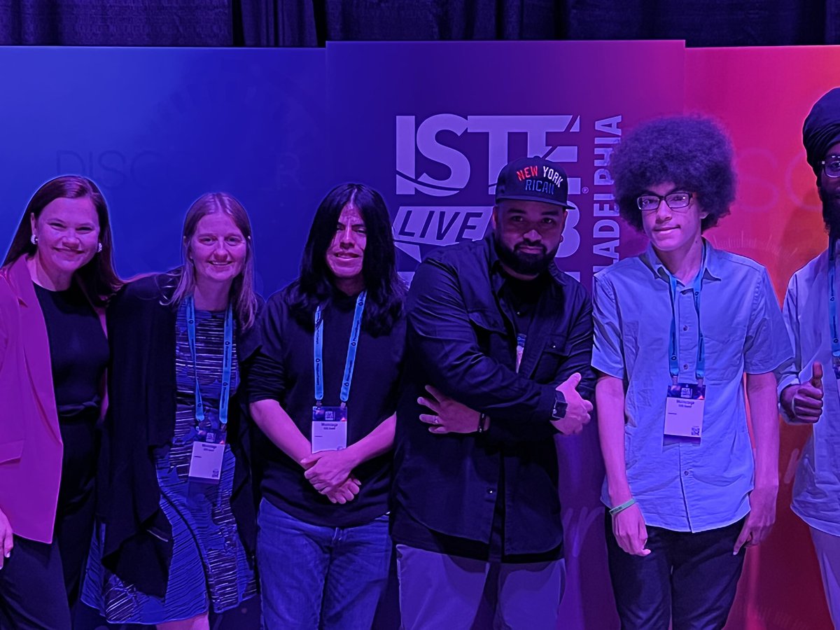 BrianSJagger's tweet image. Backstage at #ISTE23 with my guy @abran, the amazing @NikoleBlanch19, and their fantastic panel #clairaai #edtechai #guardrailz