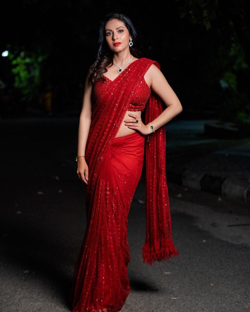 unmaiofficial's tweet photo. #Sadaa Stunning Clicks ♥️ #Sadha #unmai https://t.co/BtaxCgBzpe