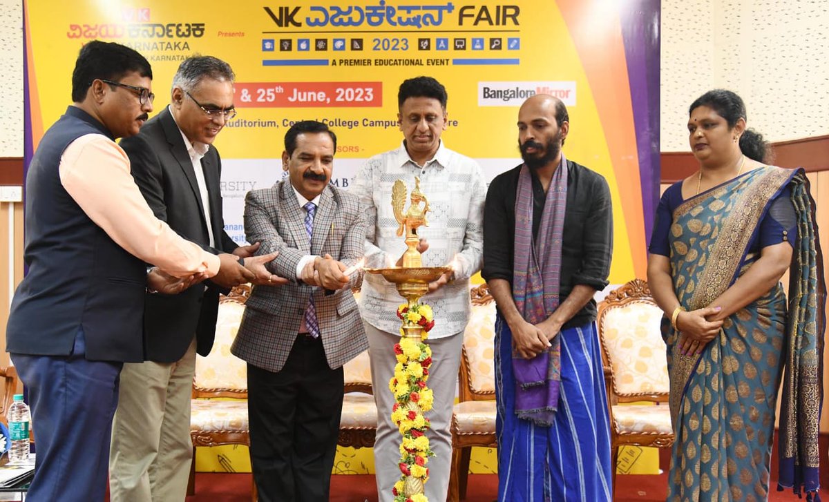 VKReaders's tweet image. It&apos;s tremendous Response!!!

We have received overwhelming feedback for our VK- Education Expo in Bengaluru.
   
Dhanyavadagalu !
Students and Parents of Karnataka.

#bengaluru#tumkur#kolar#chikballapur#bidadi
#education @kalicharanRai @Vijaykarnataka