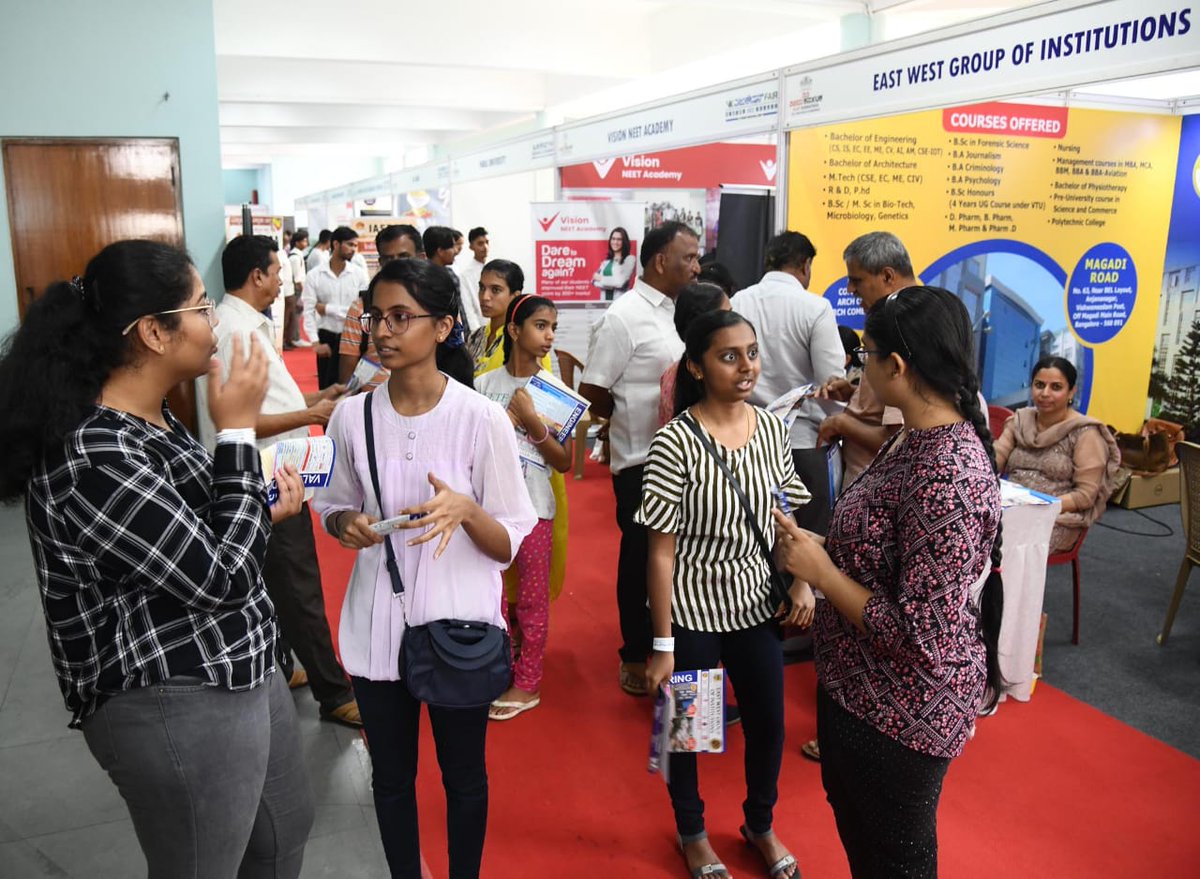 VKReaders's tweet image. It&apos;s tremendous Response!!!

We have received overwhelming feedback for our VK- Education Expo in Bengaluru.
   
Dhanyavadagalu !
Students and Parents of Karnataka.

#bengaluru#tumkur#kolar#chikballapur#bidadi
#education @kalicharanRai @Vijaykarnataka