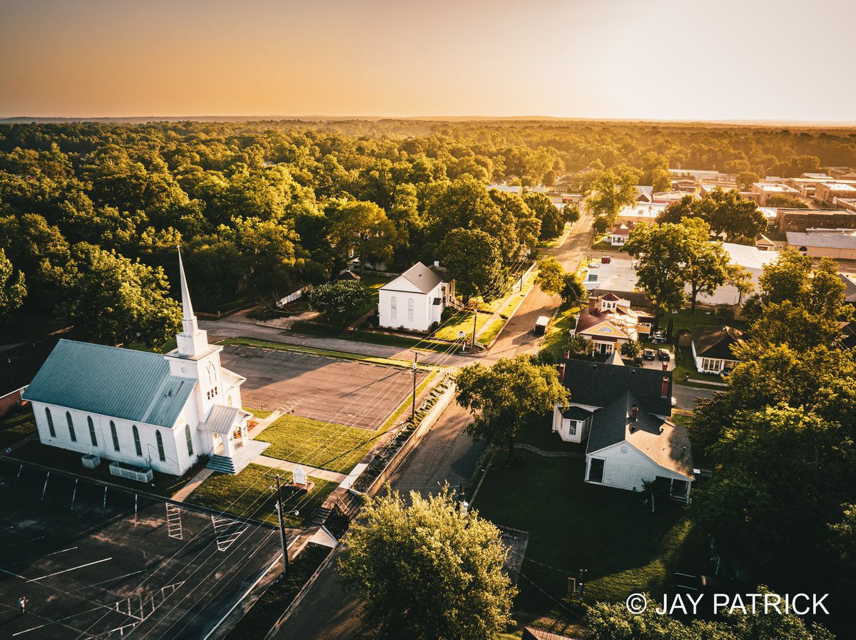 First Methodist Church, Jefferson, Texas - June 25, 2023 
jaypatrickphoto.com
#methodistchurch #jeffersontx #marioncountytx #easttexas #texas #aerialphoto #dji #sunrise #jaypatrickphoto