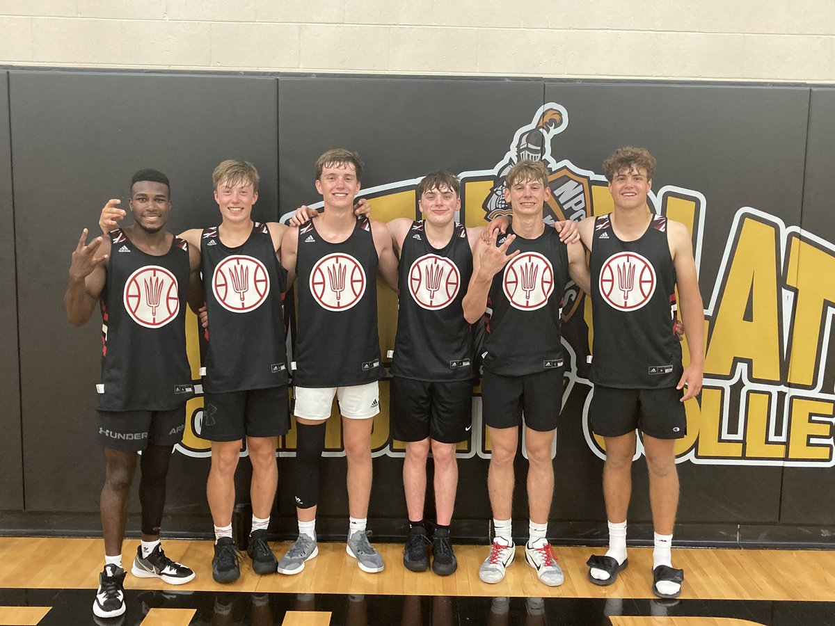 MakersAtThe222's tweet photo. Monday League is over!  Thanks for hosting @NPCCKnights Men’s Basketball.  Smiles 4Days! Proud of our growth over the last month!  9-🍩🏆What will you do in an empty gym? Be Great In The Grind when no one is Watching!   #RunAsOne #MakerMentality https://t.co/P1aUZrXOo3