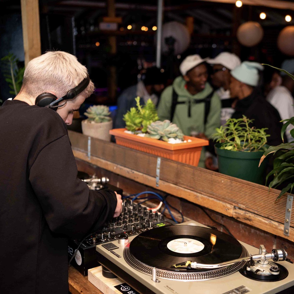 JULLiAN_GOMES's tweet photo. Everyone is a DJ until you put a pair of these in front of them…

😂🌶️🙏💜 https://t.co/kOiIl9hFvI