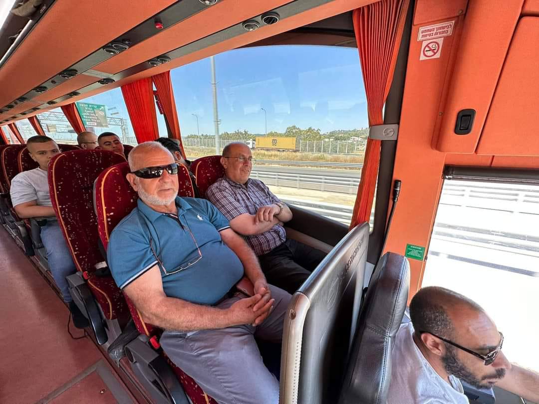 qudspal's tweet image. أهالي من الداخل المحـــ،تل يشدون الرحال لأداء الصلوات والاعتكاف في المسجد #الأقصى المبارك في يوم عرفة.
#عيدك_بالأقصى