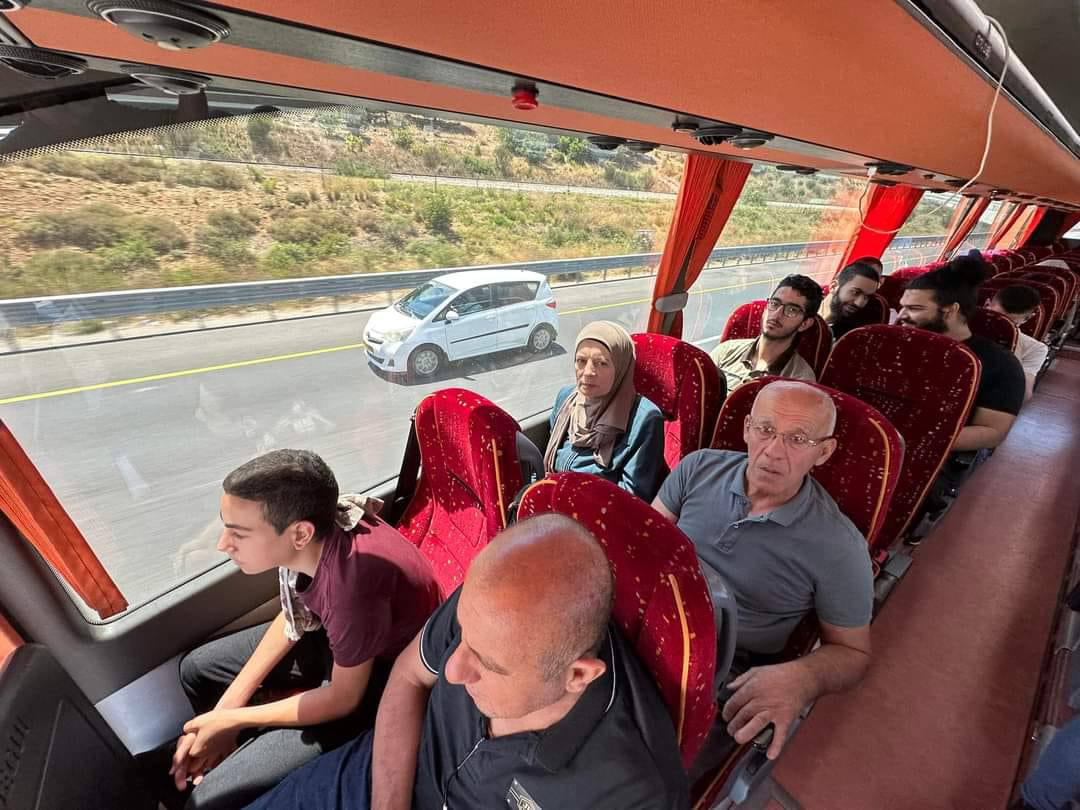 qudspal's tweet image. أهالي من الداخل المحـــ،تل يشدون الرحال لأداء الصلوات والاعتكاف في المسجد #الأقصى المبارك في يوم عرفة.
#عيدك_بالأقصى