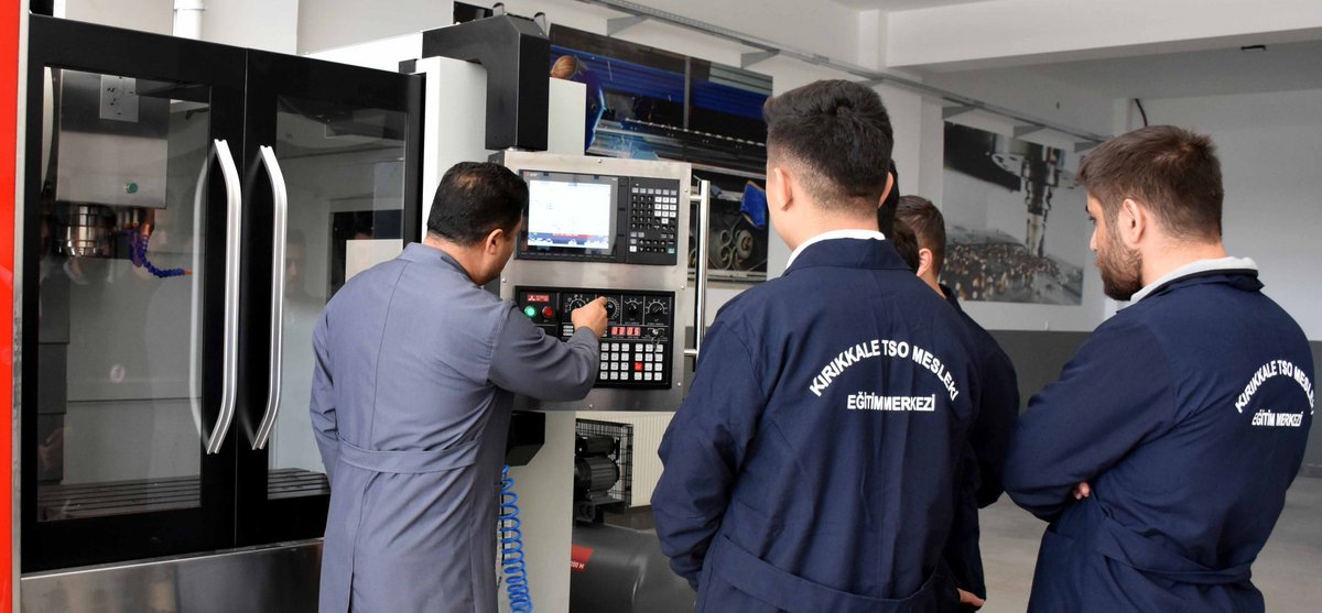 "Ortaöğretim Kurumları Yönetmeliğinde Değişiklik Yapılmasına Dair Yönetmelik", Resmî Gazete'de Yayımlanarak Yürürlüğe Girdi
 
Yapılan düzenlemeyle mesleki eğitim merkezinden mezun olacak öğrenciler de ortaöğretim kurumlarının diğer programlarındaki öğrenciler gibi “okul