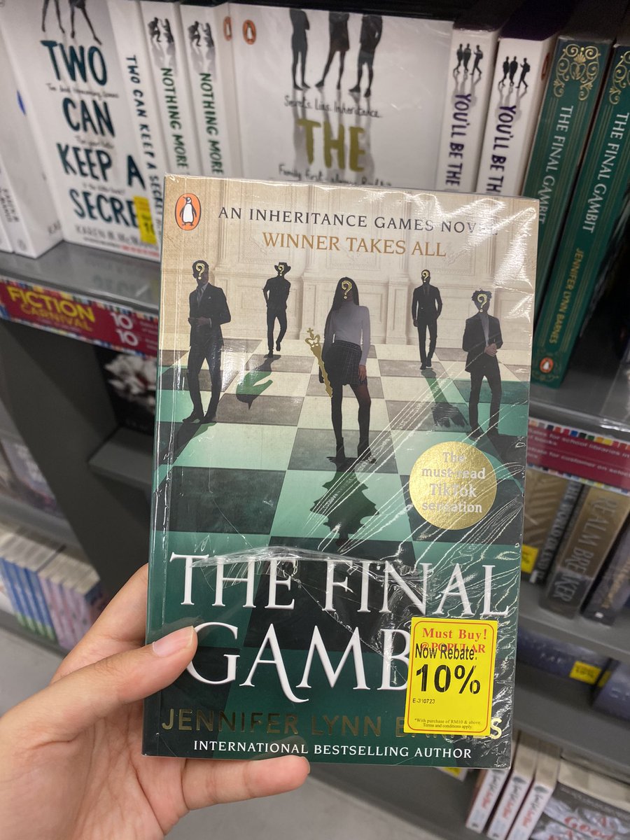 daisiesreading's tweet photo. some of my wish list that i found in a bookstore todayyy!! https://t.co/QnLi0ScCAP