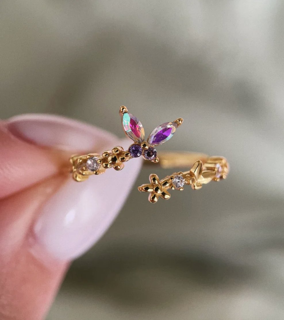 delicate butterfly ring ✨