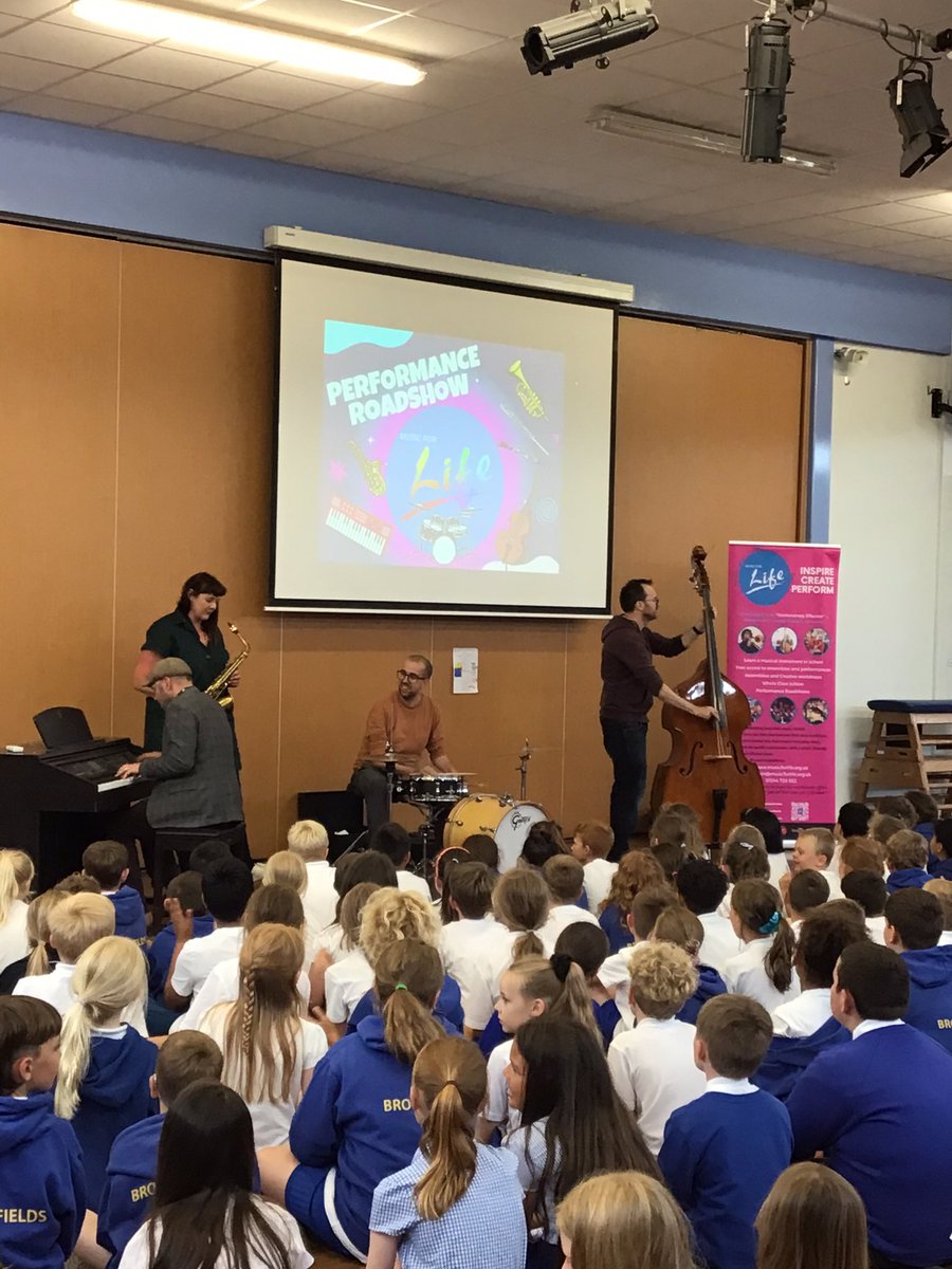 BroomfieldsJnr's tweet photo. This afternoon we were joined by Music for Life. πΆ π₯ πΊ πΉ
Look out for a leaflet with information about some very exciting music lessons starting in September.
#BroomfieldsMusic @MusicforLifeSCH https://t.co/qTL5c8XqbZ