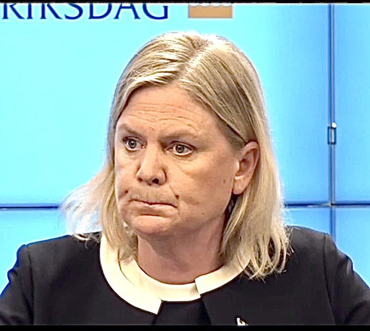 Claes911's tweet photo. @y_yadid #ArgaAndersson som köper städhjälp av illegala invandrare och som är jävligt arg 🌹🐷🤬🤡#hycklerska #Botkyrka #nitlott #hat https://t.co/nbN9FxuRFL