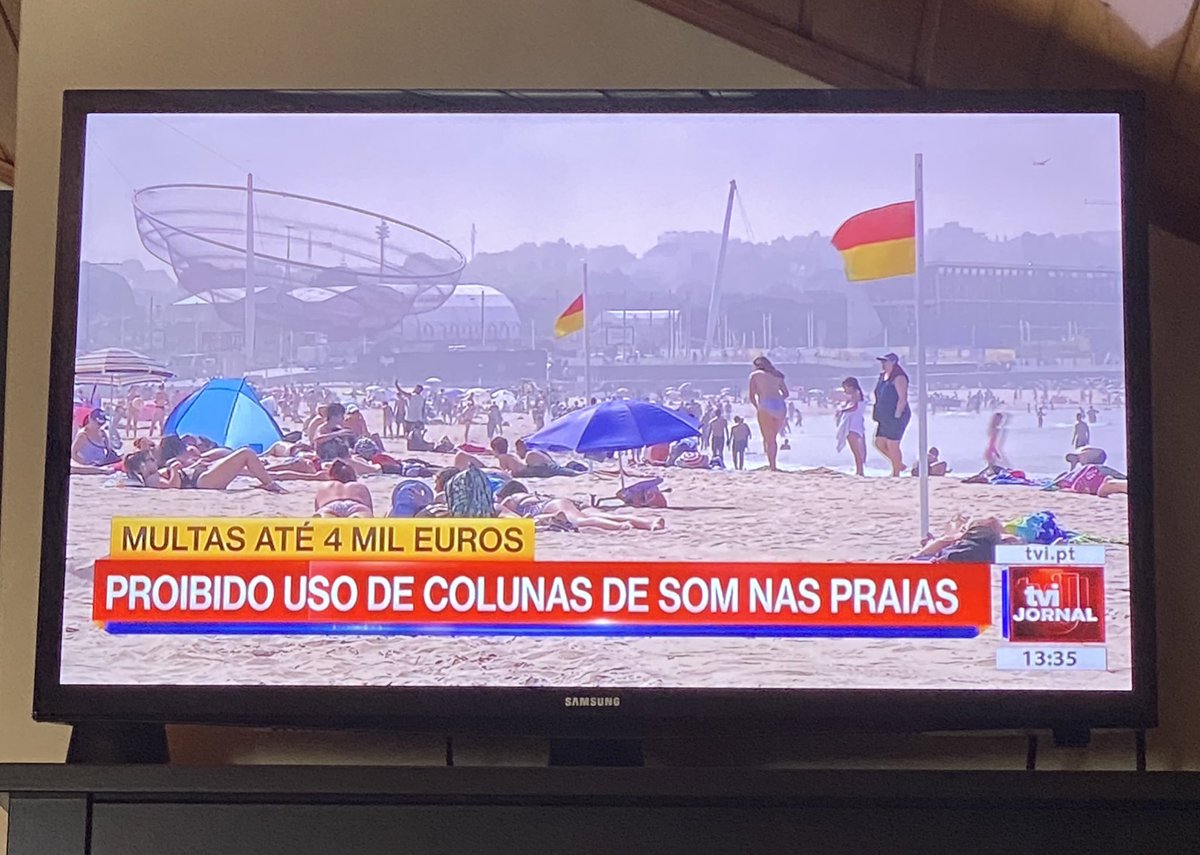 É CLARO que a TVI foi à praia de Matosinhos (a praia Capital das Colunas nas Praias) para falar sobre esta nova medida 🤣🤣