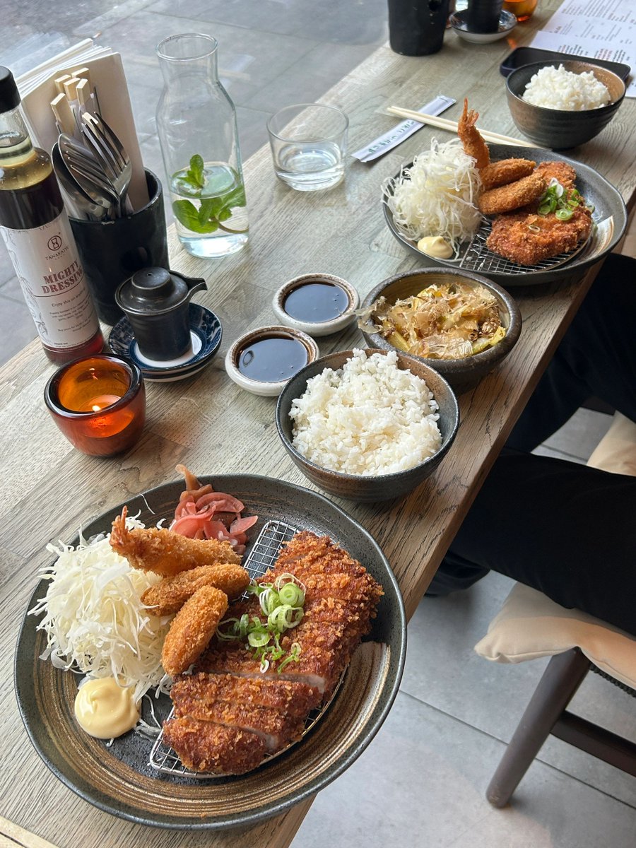 lenienda's tweet photo. Japanese Style Fried Pork Chop Ceiling https://t.co/NTh3sHBWlh
