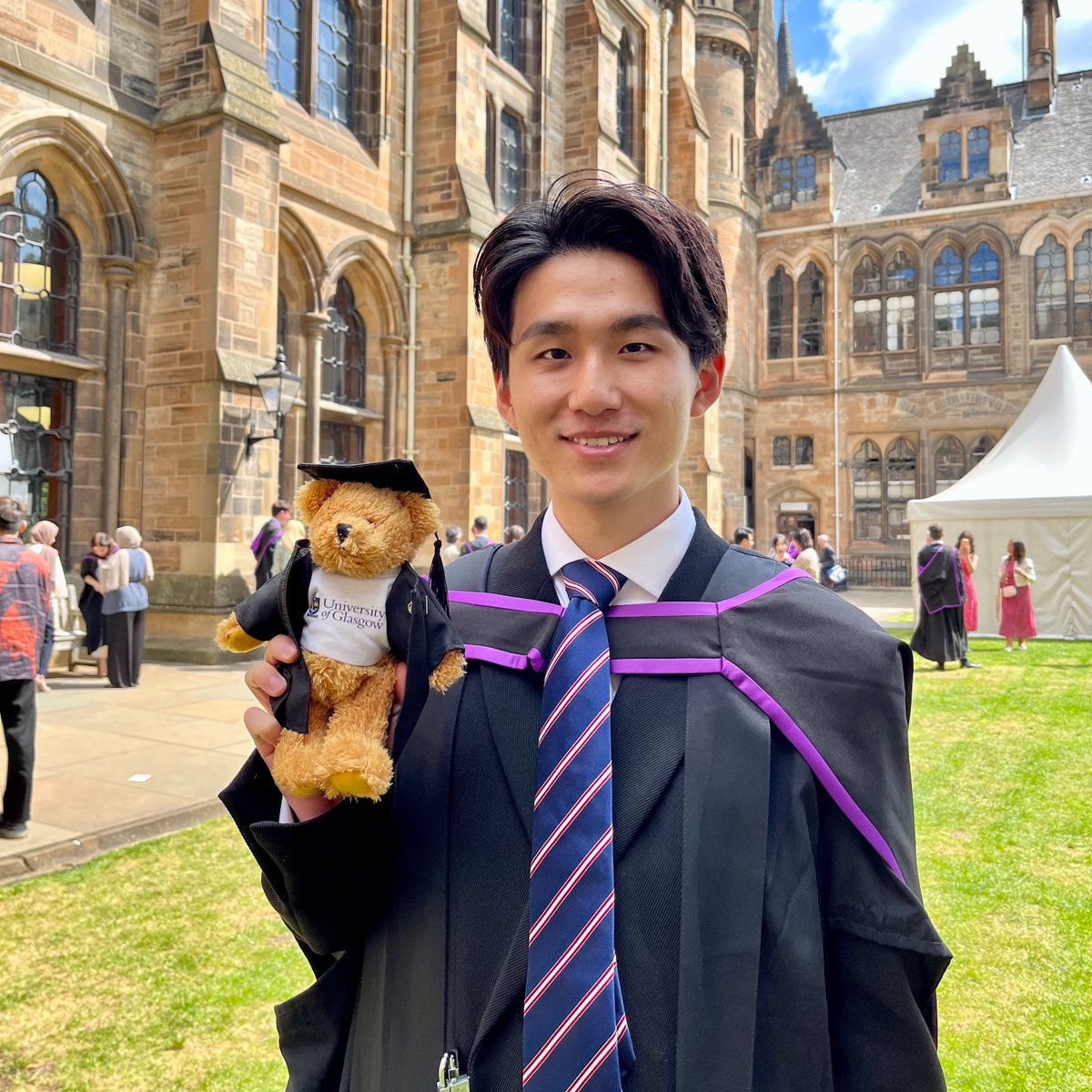 Congratulations to the graduates of our Class of 2023! 🎉

You should all be so proud of your incredible achievements ♥️We're wishing you all the best as you embark on your next adventure. 

#UofGgrad23 #TeamUofG