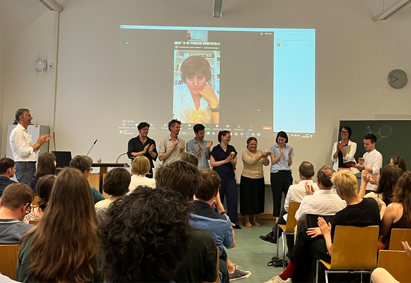 Doctoral School of Historical and Cultural Studies (@dshcs_univie) on Twitter photo The #HumanitiesSlam 2023 <a href="/univienna/">Universität Wien</a> was a full blast! We had rewards worth to fight for (🤪kitchen timer) , a very critical jury (thanks to Bianca, <a href="/danielegunz/">Daniel Gunz</a> & <a href="/ASchacht5/">Anastassiya Schacht</a>), a witty host and 7 enthusiastic, very talented presenters #phdlife is also fun! #slamming #humanities The #HumanitiesSlam 2023 <a href="/univienna/">Universität Wien</a> was a full blast! We had rewards worth to fight for (🤪kitchen timer) , a very critical jury (thanks to Bianca, <a href="/danielegunz/">Daniel Gunz</a> & <a href="/ASchacht5/">Anastassiya Schacht</a>), a witty host and 7 enthusiastic, very talented presenters #phdlife is also fun! #slamming #humanities