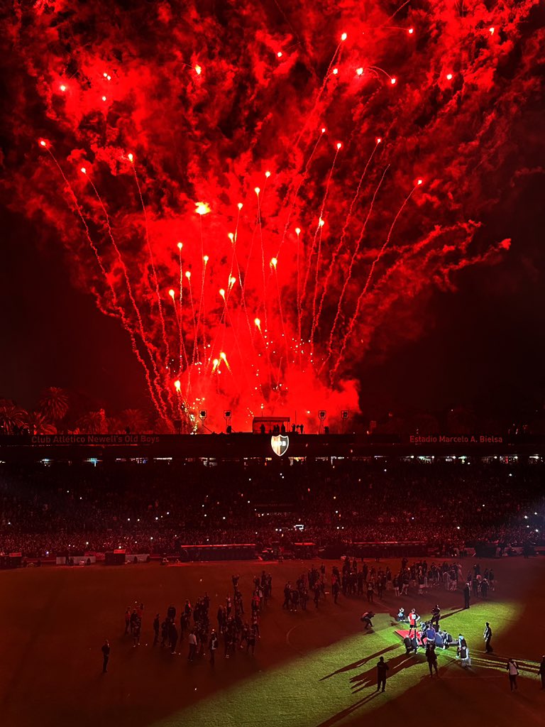 Buen martes para todo el pueblo rojinegro.

🔥❤️🖤