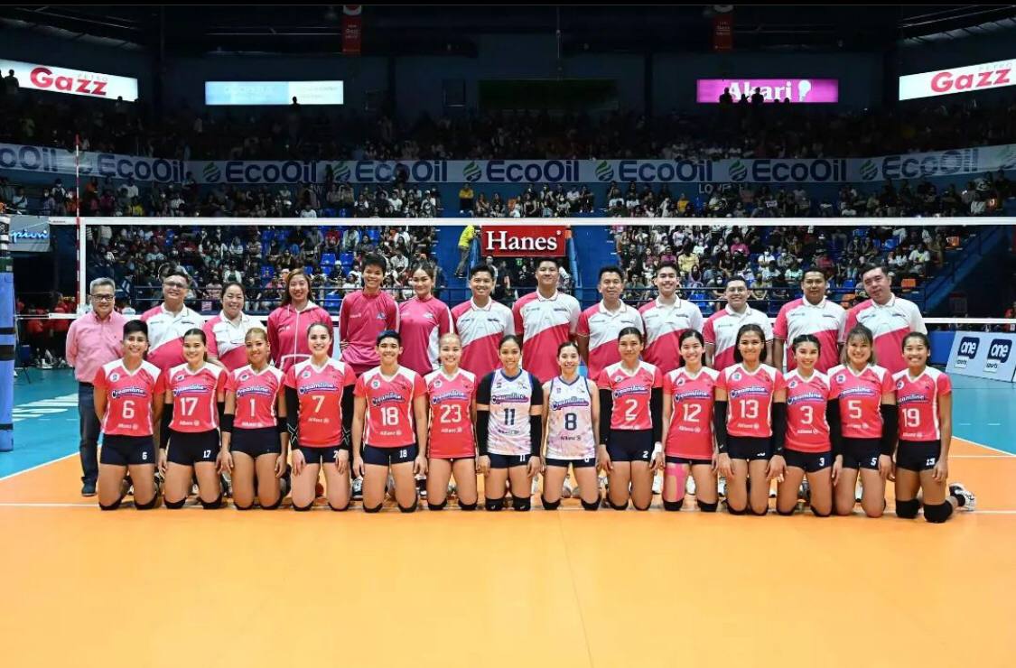 Congratulations Creamline CoolSmashers for the 1st Victory 🥹💖🎉 

📸: @teamcreamline

#EllaDeJesus
#EllafinityElites