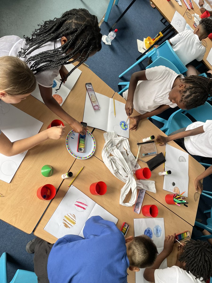 LarkHallPrimary's tweet photo. Lambeth and Westminster classes using  a variety of techniques to paint the planets using watercolour #lhua #lhyear5 #lhlambeth #lhwestminster https://t.co/ImutdDYziq