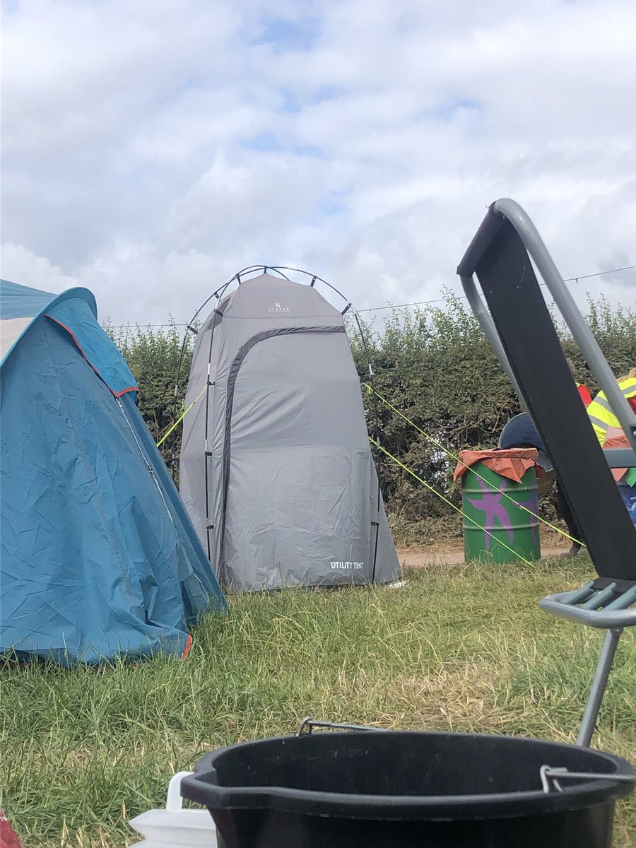 A group of girls camped next to us at Glastonbury and BROUGHT THEIR OWN TOILET including a bottle of bleach and then left on Sunday morning WITHOUT THE TOILET. Leaving it for someone else to clean up 😡 I just can’t get over this #LeaveNoTrace